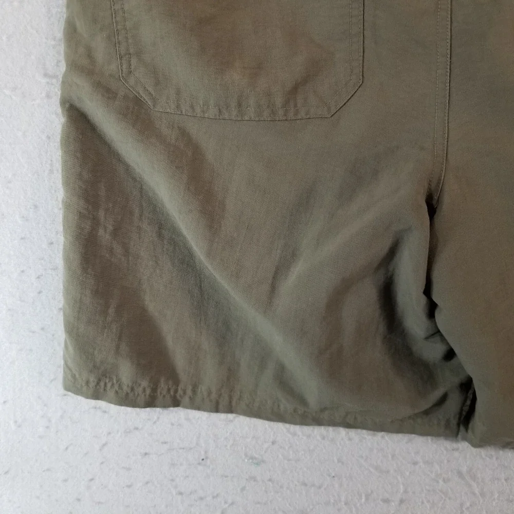 The North Face hiking shorts men's 38x8 khaki green outdoor security pocket